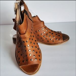 Musse & Cloud Kiki Open Toe Booties, size 6